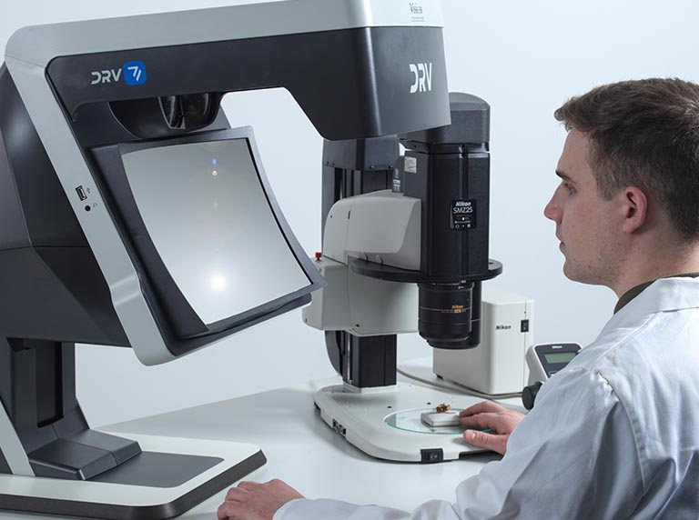 DRV N Series digital stereo microscope with user