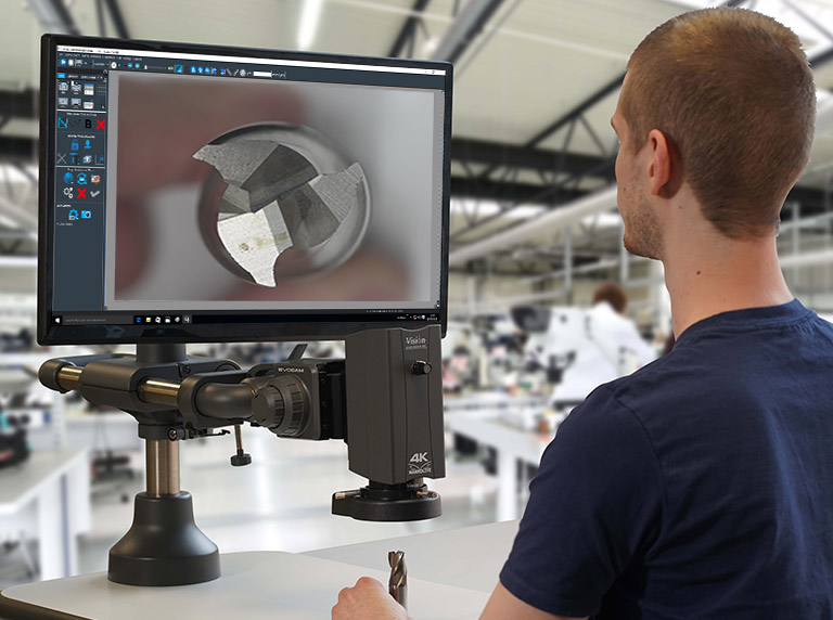 Makrolite 4K operator cutting tool inspection